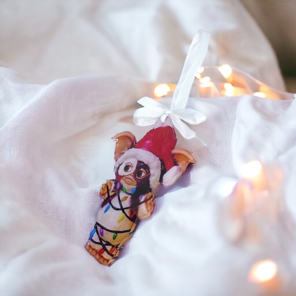 Gizmo's Holiday Magic: Irresistible Gremlins Christmas Ornament! Brand New! - Picture 6 of 8